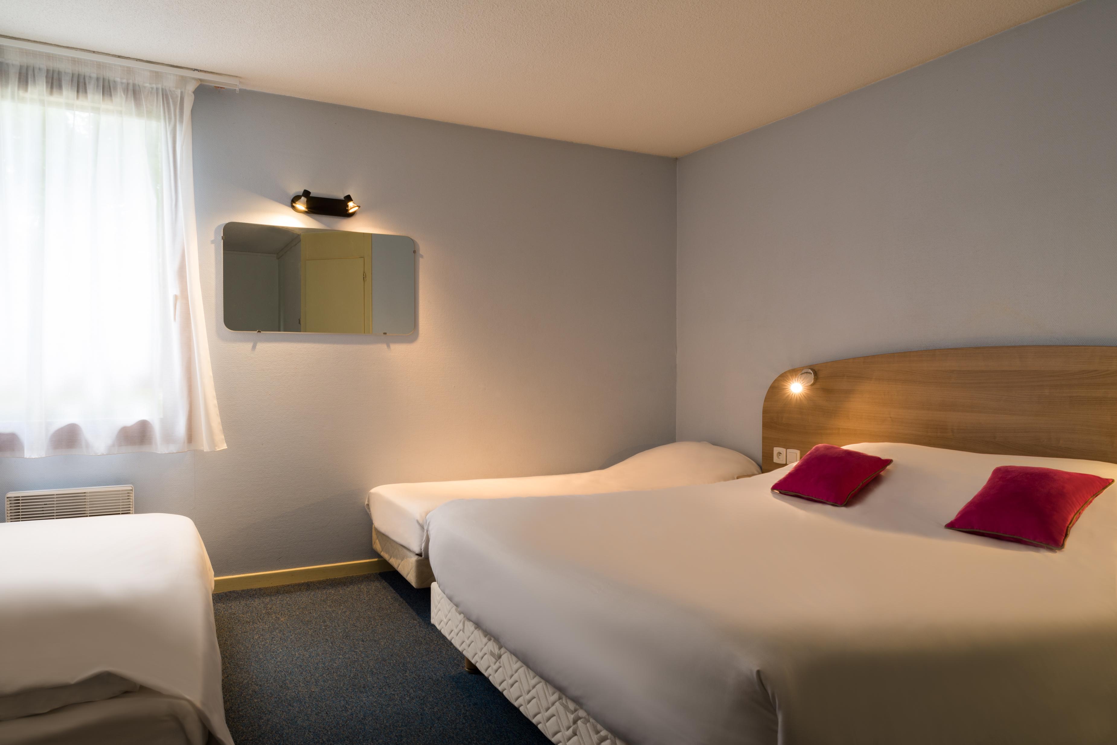 Hotel The Originals Romans-Sur-Isere Le Clos Des Tanneurs Ngoại thất bức ảnh